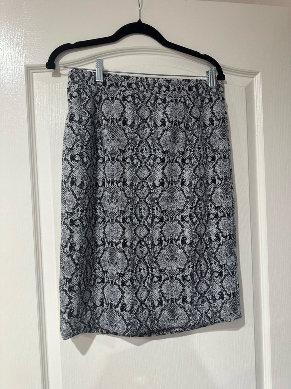Hawthorn Black & White Snake Print Pencil Skirt-LIKE NEW